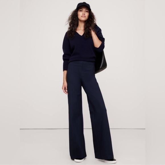 NWT! Banana Republic Navy Blue Wide-Leg Everywhere Ponte Pant - Multiple ♥️